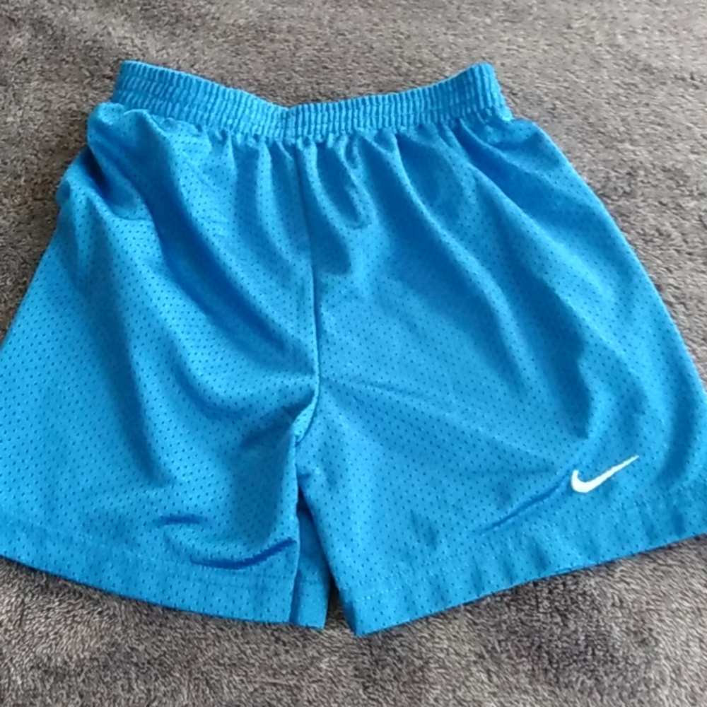 Boys Nike shorts size 7